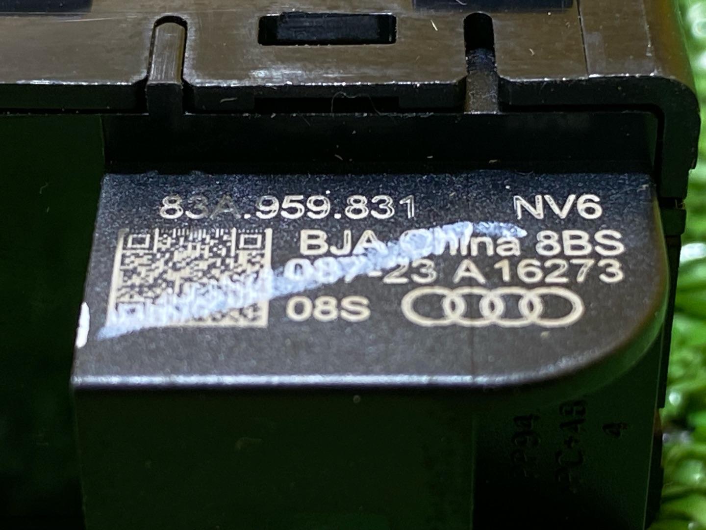 кнопка открытия багажника Audi Q3 F3 2023, 2.0 л., бензин, 83A959831 - фото №7