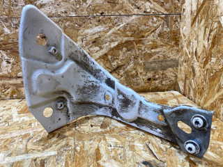 крепление ( кронштейн ) крыла Volkswagen Passat B7 2014, 2.0 л., дизель, 3AA821142