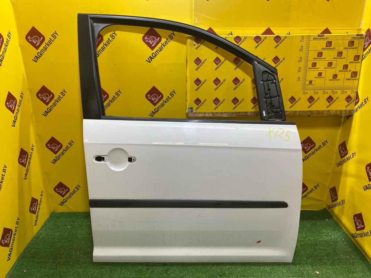дверь передняя правая Volkswagen Caddy 4 поколение 2016, 1.4 л., бензин, 2K5831056, 2K5831312 - фото №1