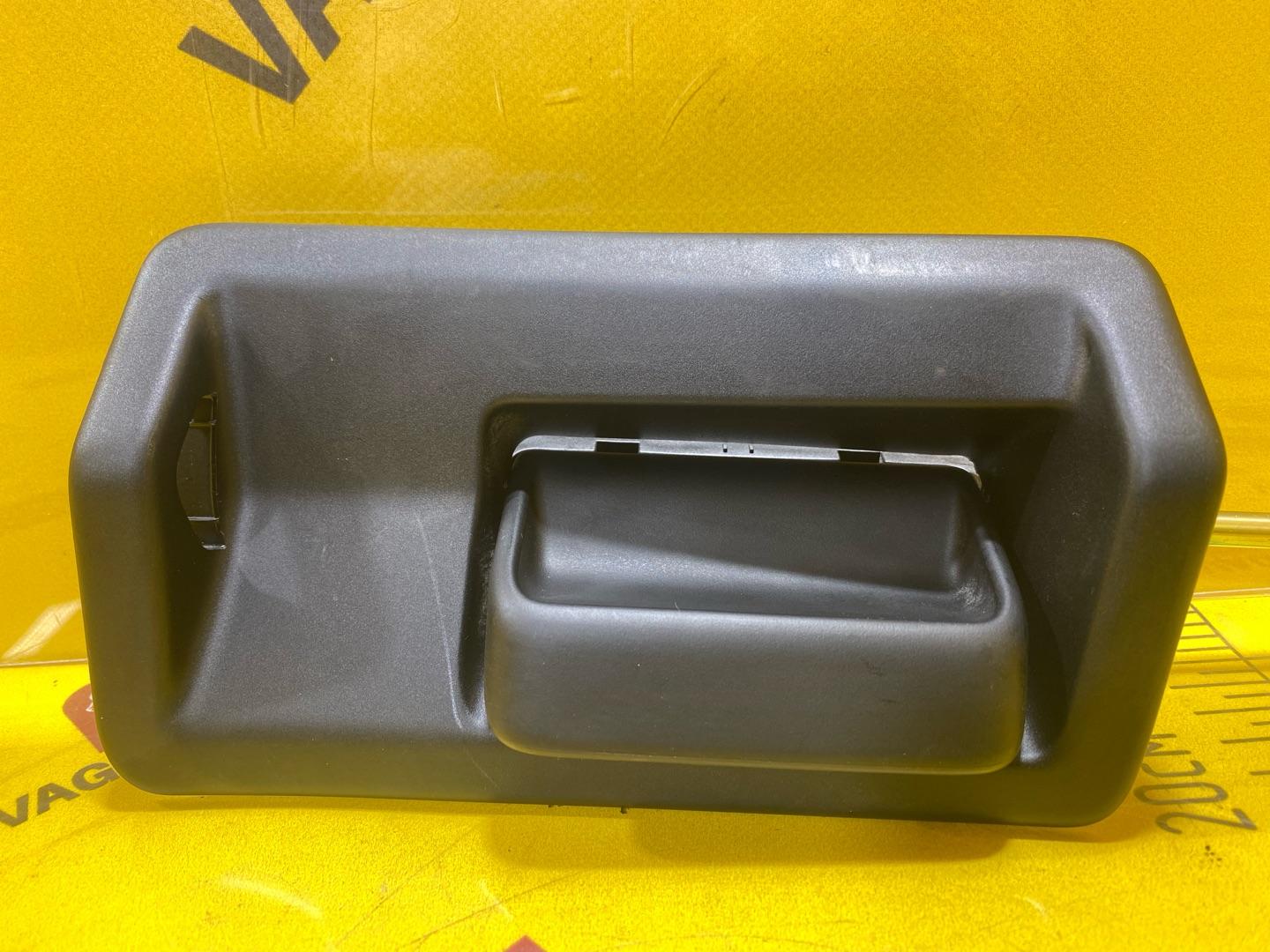 ручка внутренняя Volkswagen Caddy 4 поколение 2018, 2.0 л., дизель, 7E0843642B, 2K0843188C - фото №2