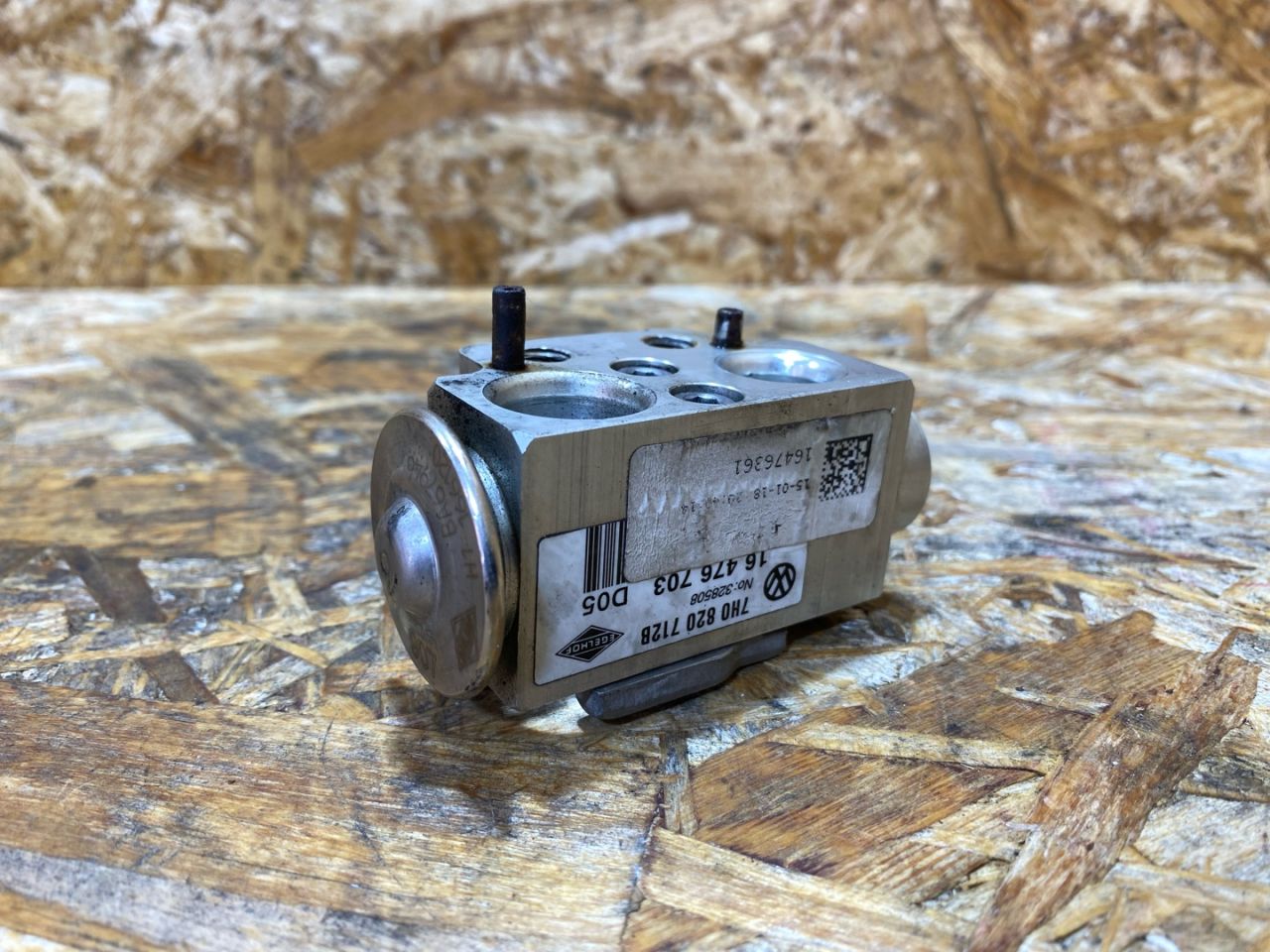 расширительный клапан кондиционера Volkswagen Transporter T6 2018, 2.0 л., дизель, 7H0820712B - фото №1