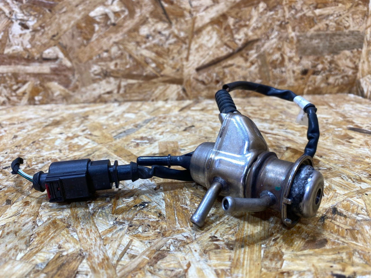 Форсунка Adblue Audi Q7 4M 2016, 3.0 л., дизель, 4G0131113C - фото №1