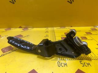 ролик двери сдвижной Volkswagen Caddy 4 поколение 2018, 2.0 л., дизель, 2K0843336A