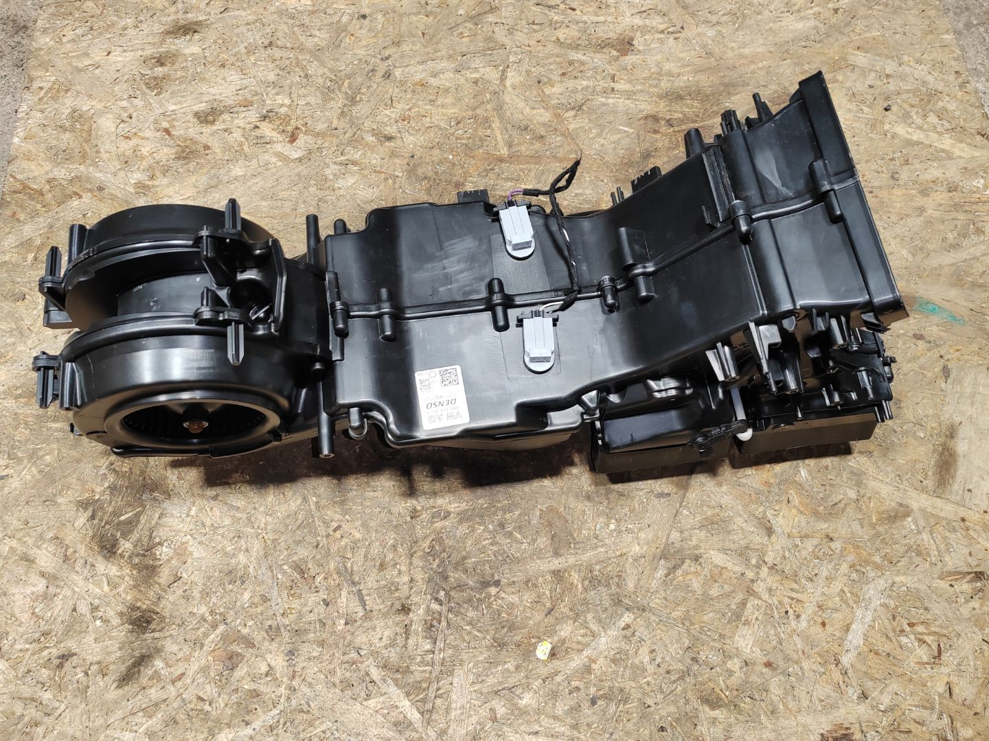 воздуховод печки Volkswagen Touareg 3 поколение 2019, 3.0 л., дизель, 4N0820329A - фото №2