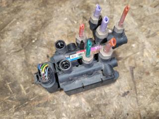 блок клапанов пневмоподвески Volkswagen Touareg 3 поколение 2019, 3.0 л., дизель, 4M0616013A