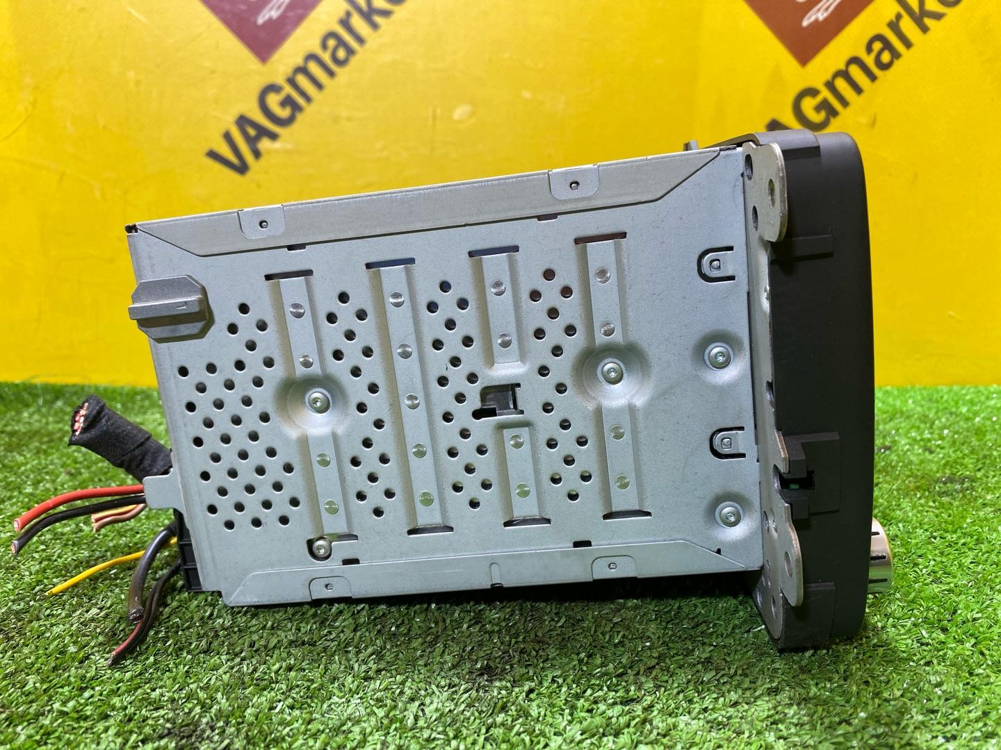 магнитола Volkswagen Amarok 1 поколение 2H 2012, 2.0 л., дизель, 1K0035186AN - фото №4
