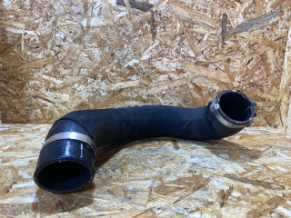 патрубок интеркулера Porsche Macan 1 поколение 2016, 3.0 л., дизель, 95B145790B