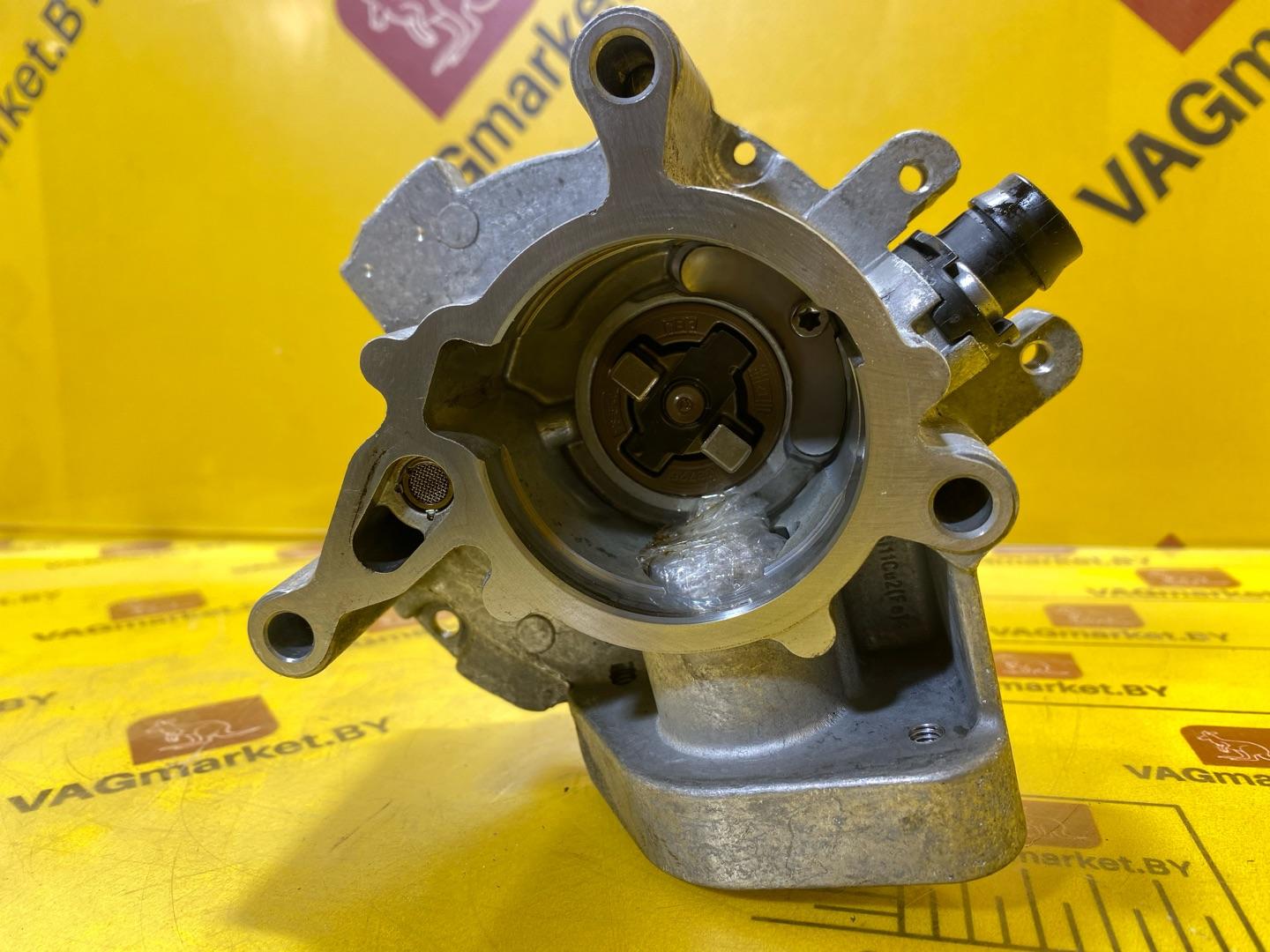 насос вакуумный Audi Q3 F3 2021, 2.0 л., бензин, 06K145100AE