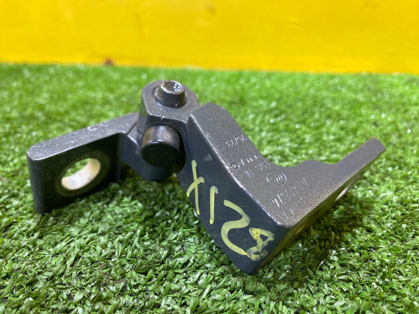 петля двери Audi Q3 F3 2023, 2.0 л., бензин, 8W0833404A - фото №4