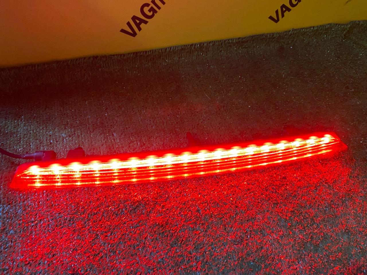 дополнительный стоп-сигнал Audi Q3 8U 2012, 2.0 л., бензин, 8U0945097 - фото №1