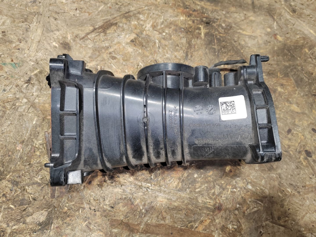 гофра инжектора Volkswagen Touareg 3 поколение 2019, 3.0 л., дизель, 059145762DH - фото №1