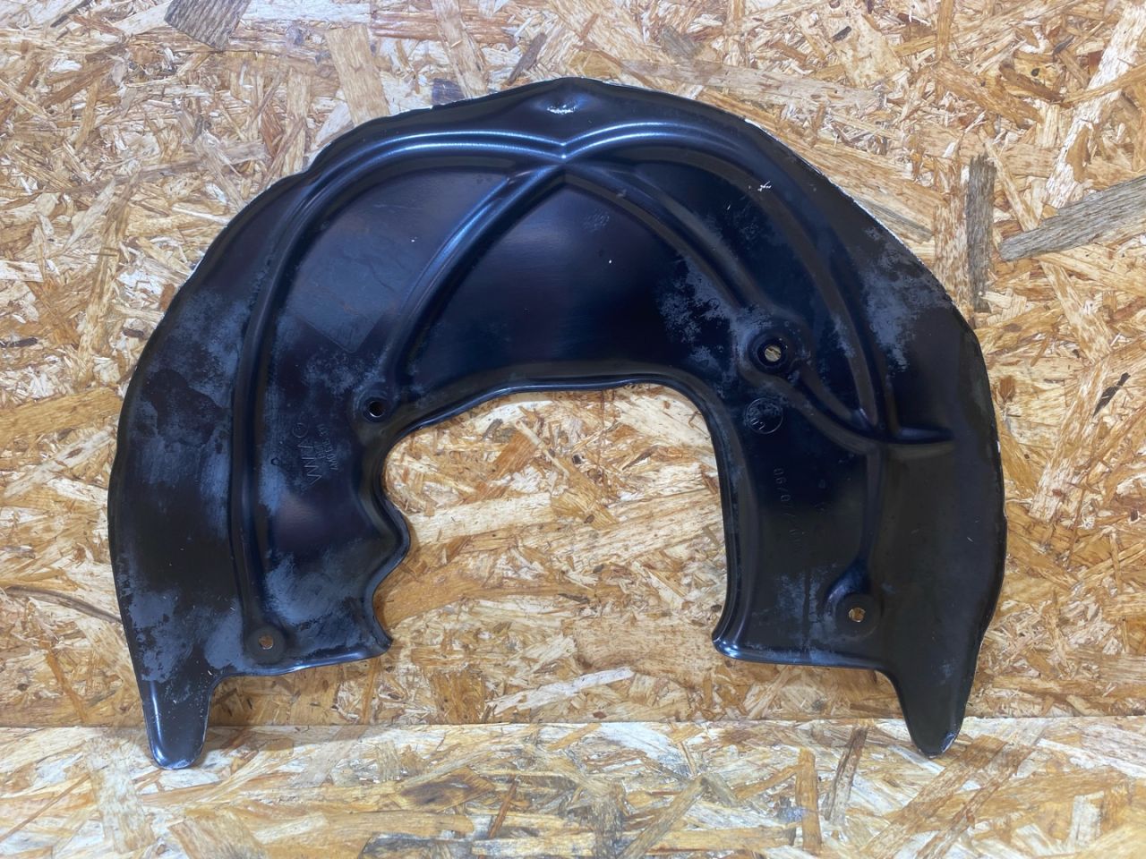 защитный кожух тормозного механизма Audi Q7 4M 2016, 3.0 л., дизель, 4M0615311E - фото №1