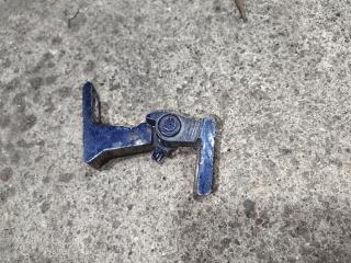 петля двери Volkswagen Touareg 2 поколение 2012, 3.0 л., дизель, 8K0831402G