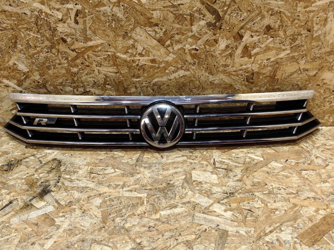 решетка радиатора Volkswagen Passat B8 2016, 2.0 л., дизель, 3G0853651L - фото №1