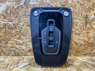 фонарь салона (плафон) Audi Q7 4M [рестайлинг] 2022, 3.0 л., бензин, 4M0947135EC