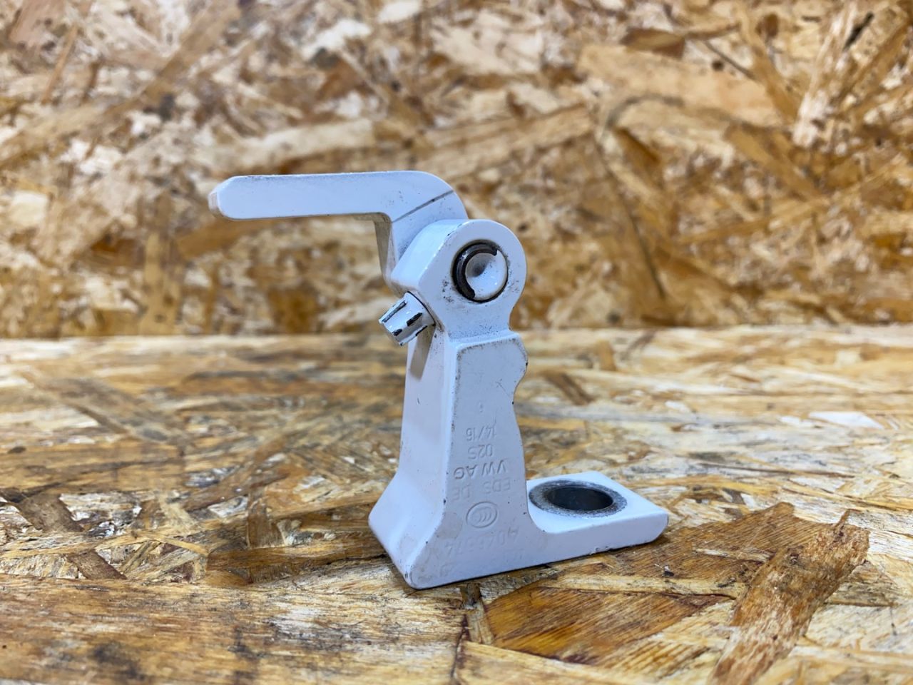 петля двери Porsche Macan 1 поколение 2016, 3.0 л., дизель, 4G0831402D - фото №1