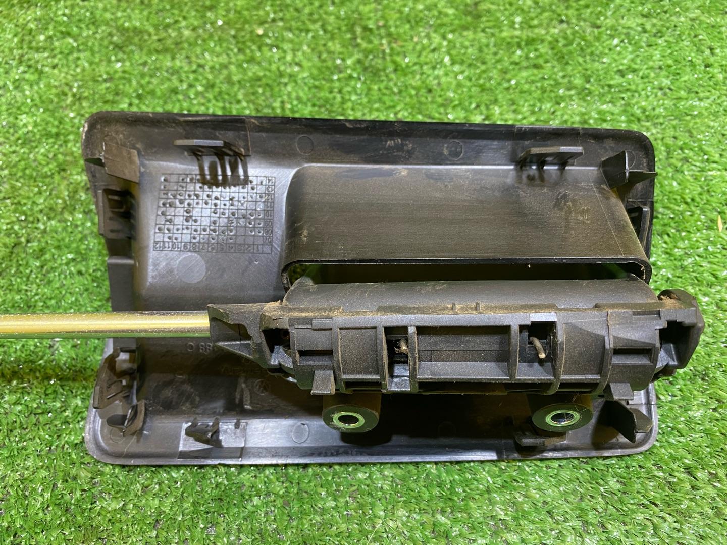 ручка внутренняя Volkswagen Caddy 4 поколение 2016, 1.4 л., бензин, 2K0843188C, 7H0843642D - фото №5