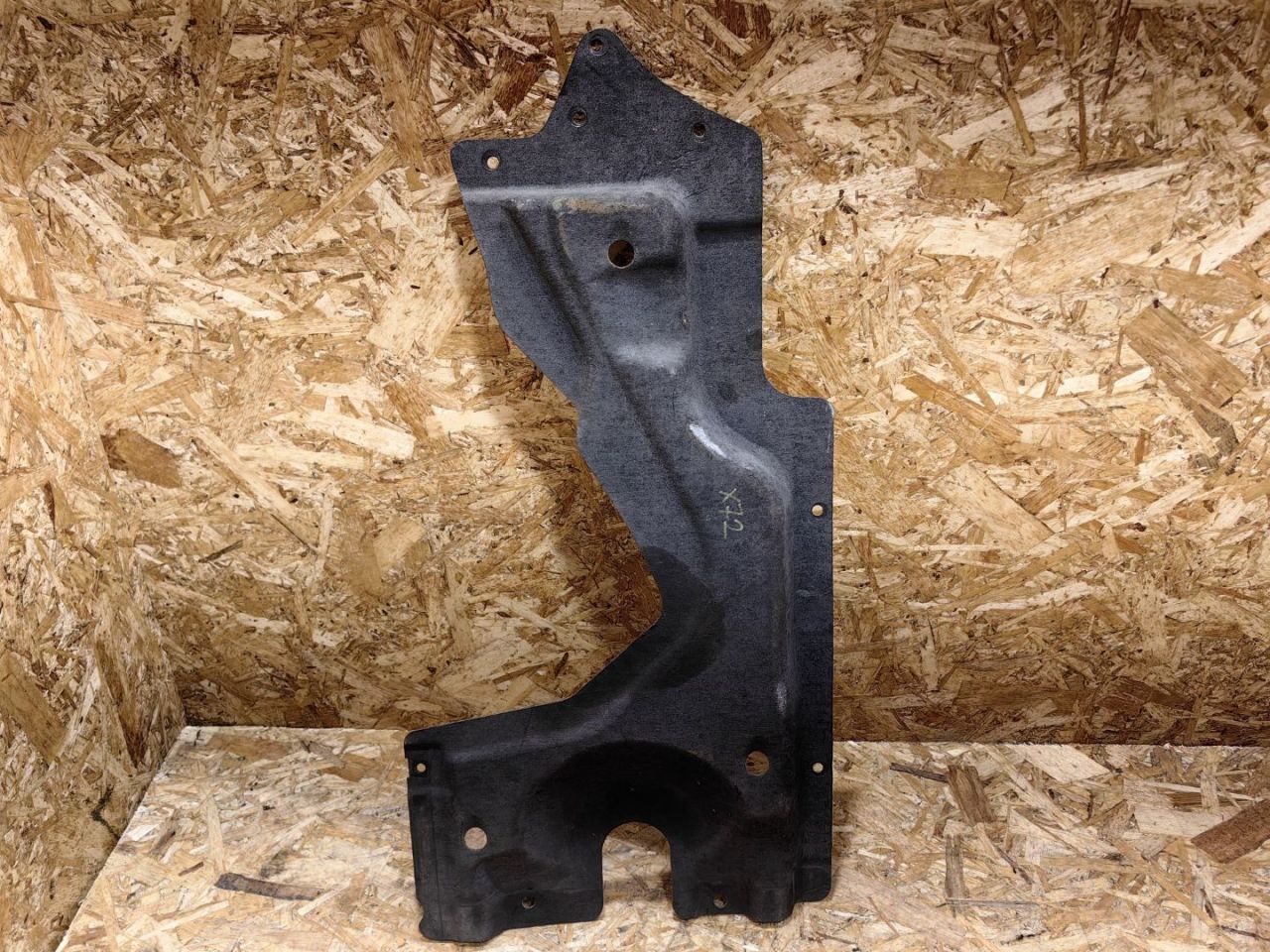 защита днища Audi Q7 4M 2016, 3.0 л., дизель, 4M0825214F - фото №1