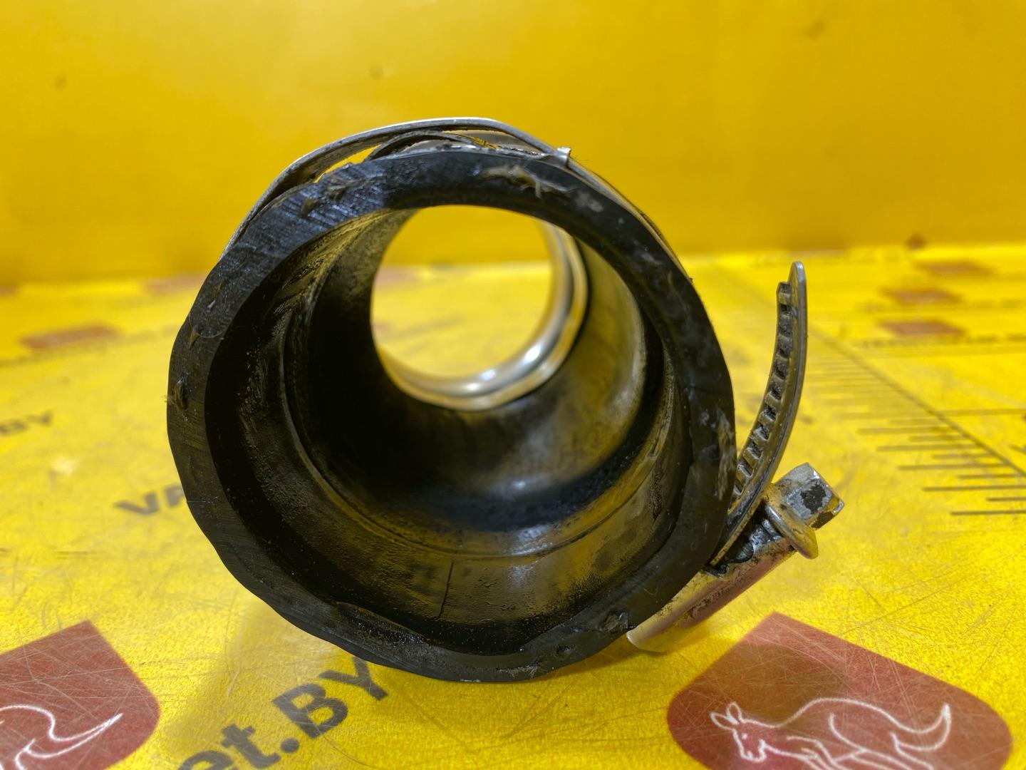 патрубок интеркулера Audi Q3 8U 2012, 2.0 л., бензин, 1K0145828F - фото №3