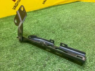 петля капота левая Audi Q3 8U 2012, 2.0 л., бензин, 8U0823301