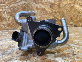 клапан EGR Volkswagen Passat B8 2016, 2.0 л., дизель, 04L131501R