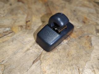 Крепление (крючок) солнцезащитного козырька Volkswagen Amarok 1 поколение 2H [рестайлинг] 2018, 3.0 л., дизель, 3B0857561B