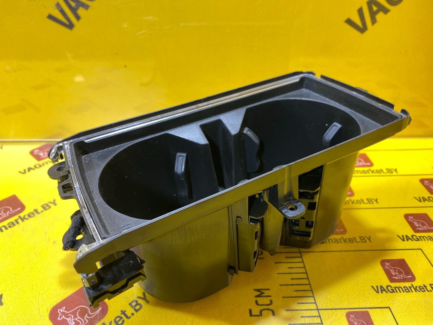подстаканник Audi Q3 F3 2021, 2.0 л., бензин, 83A862533