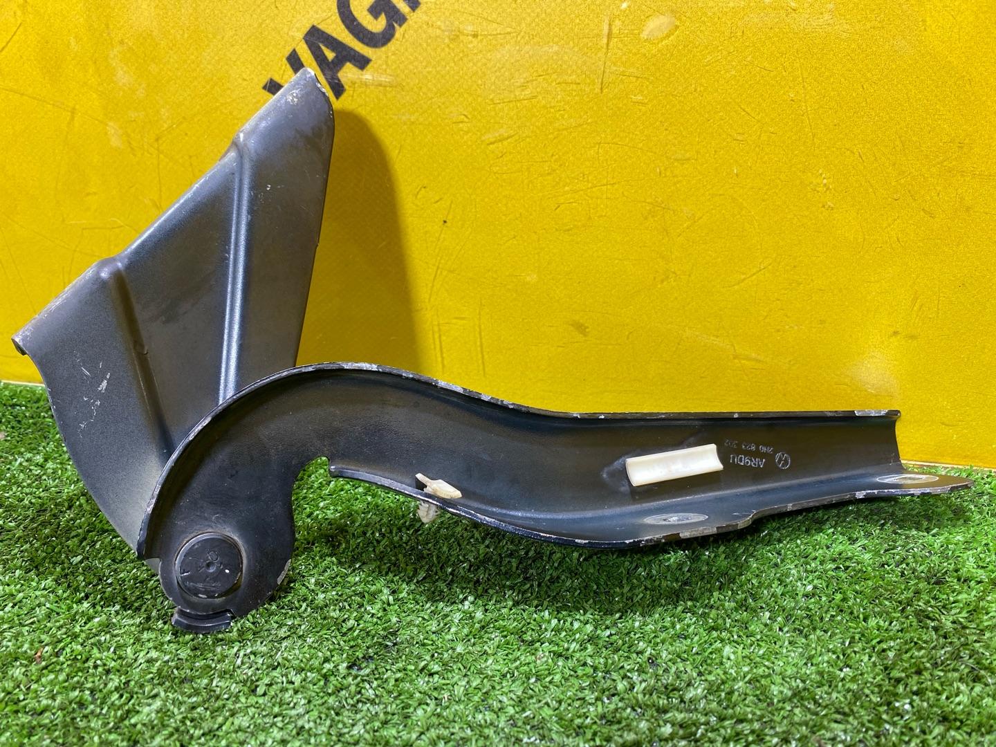 петля капота правая Volkswagen Amarok 1 поколение 2H 2012, 2.0 л., дизель, 2H0823302