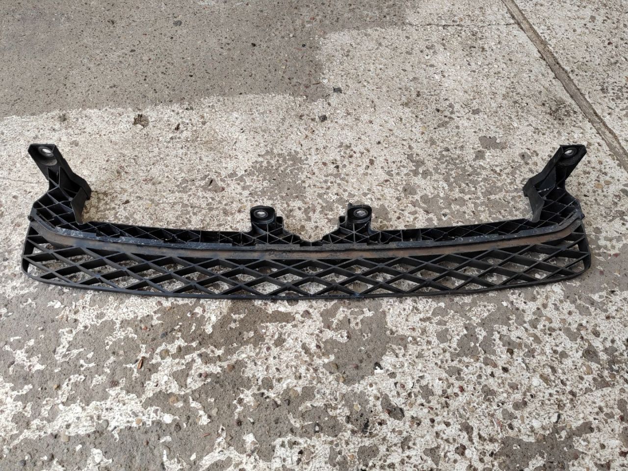 Крепление бампера переднего Volkswagen Passat B7 2014, 2.0 л., дизель, 3AA807571A - фото №1