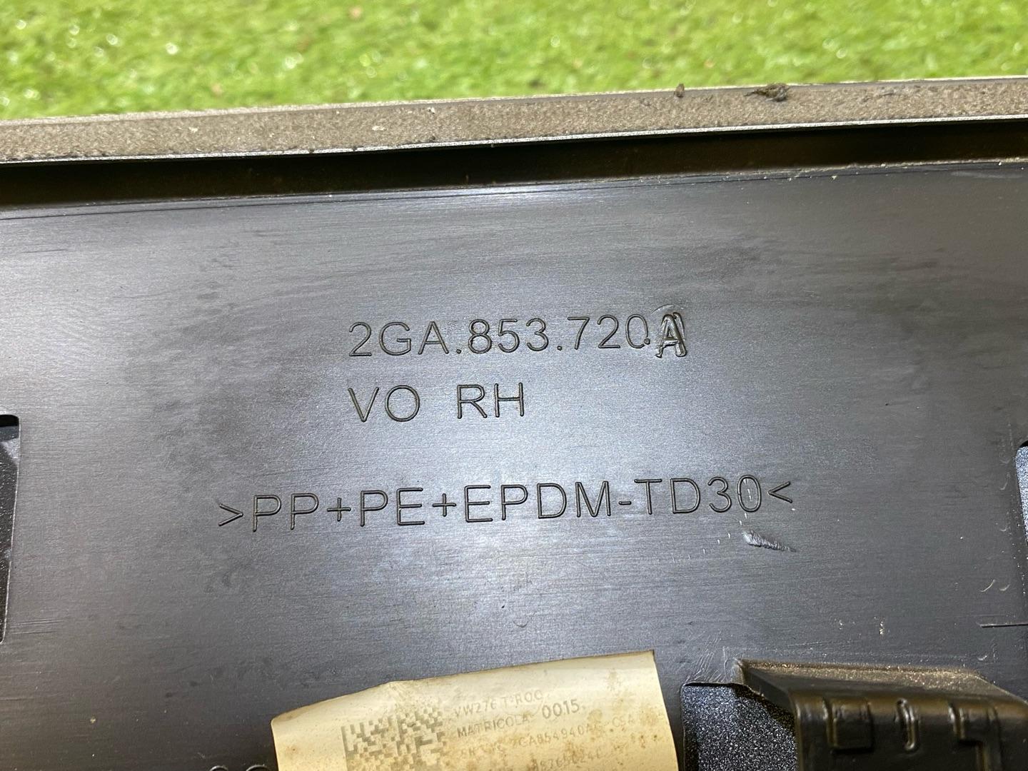 молдинг двери передней правой Volkswagen T-Roc 1 поколение 2022, 2.0 л., бензин, 2GA854940AG - фото №12
