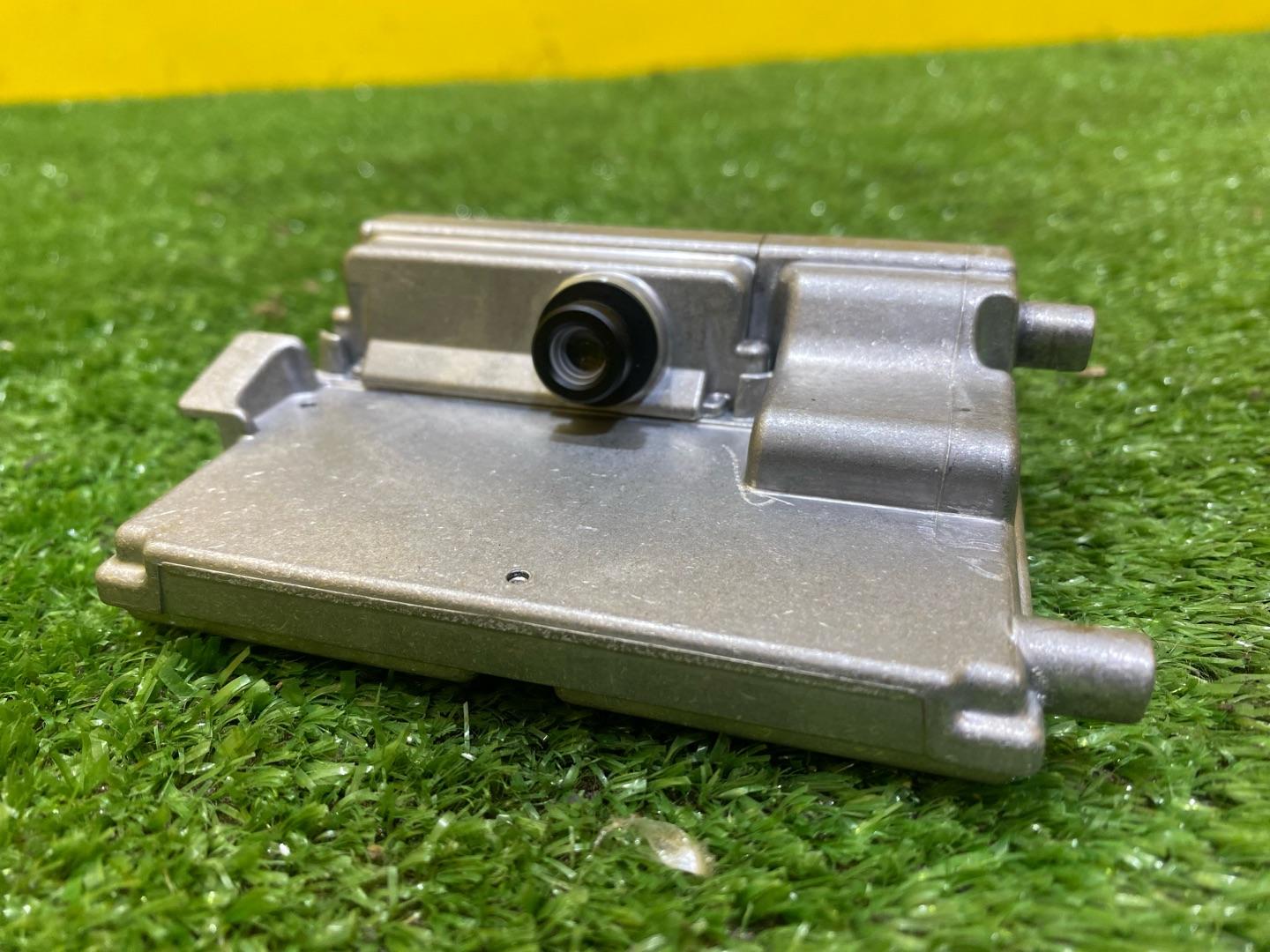 камера переднего обзора Audi Q3 F3 2021, 2.0 л., бензин, 2Q0980653B