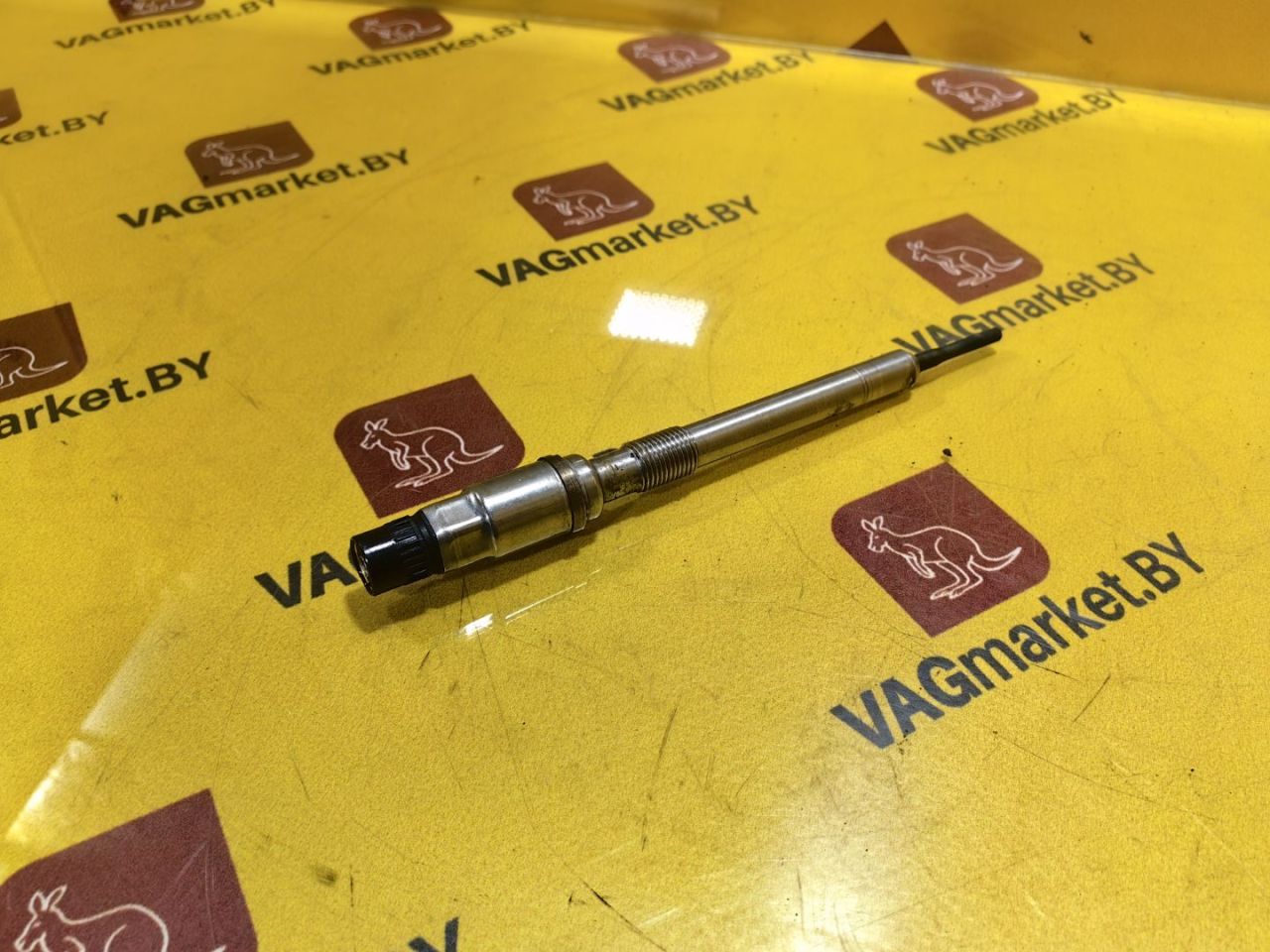 свеча накала Skoda Octavia 3 поколение (A7) 2016, 2.0 л., дизель, 03L905061F - фото №1