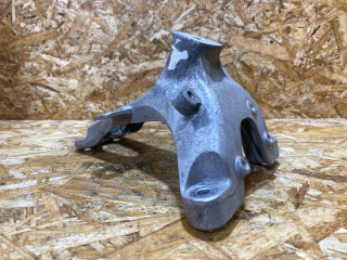 кронштейн двигателя Porsche Macan 1 поколение 2016, 3.0 л., дизель, 4G0199308AD