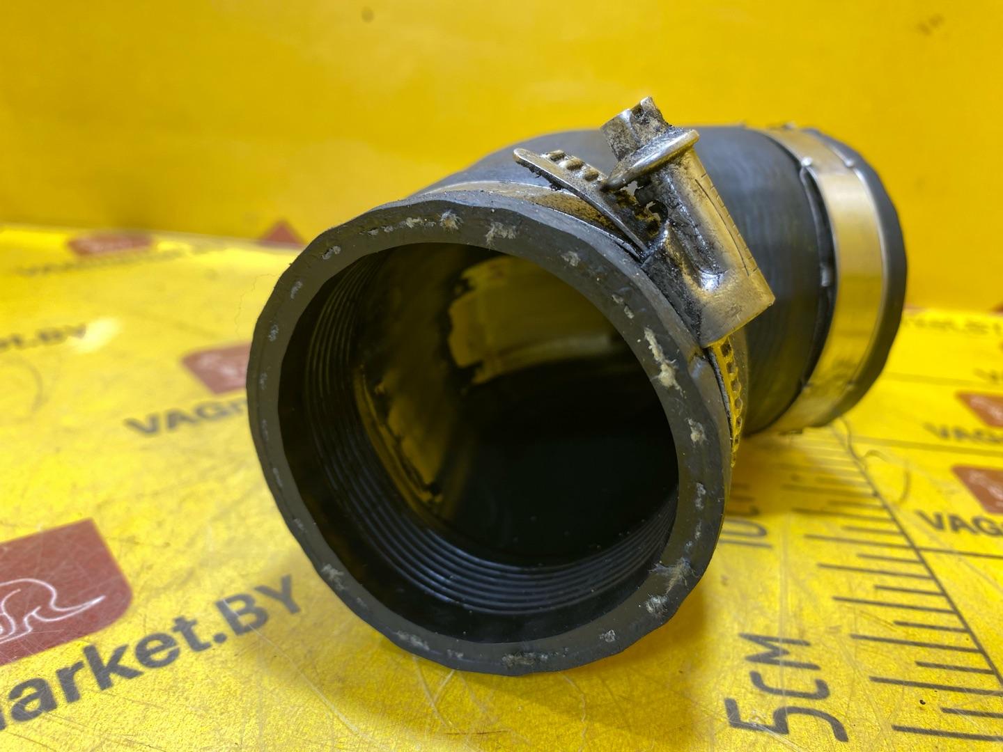 патрубок интеркулера Audi Q3 8U 2012, 2.0 л., бензин, 5N0145838C - фото №6