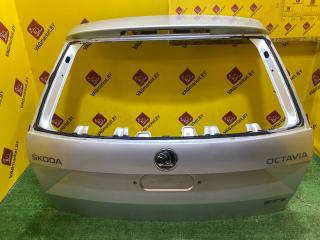 крышка багажника (дверь 3-5) Skoda Octavia 3 поколение (A7) 2016, 1.8 л., бензин, 5E9827023C
