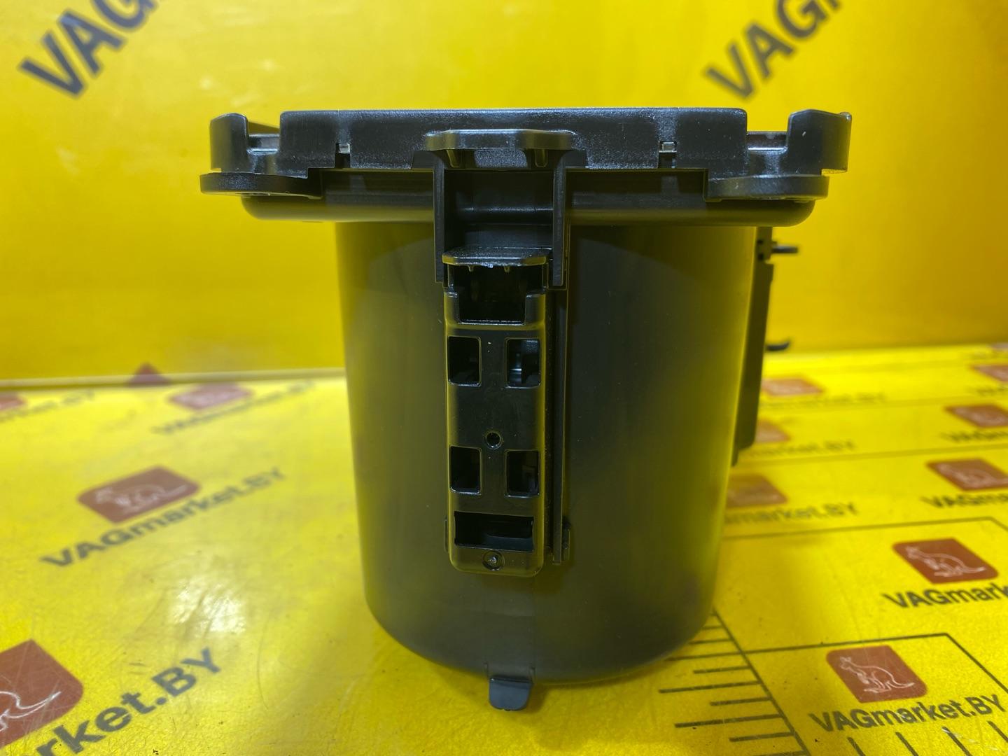 подстаканник Audi Q3 F3 2021, 2.0 л., бензин, 83A862533 - фото №3