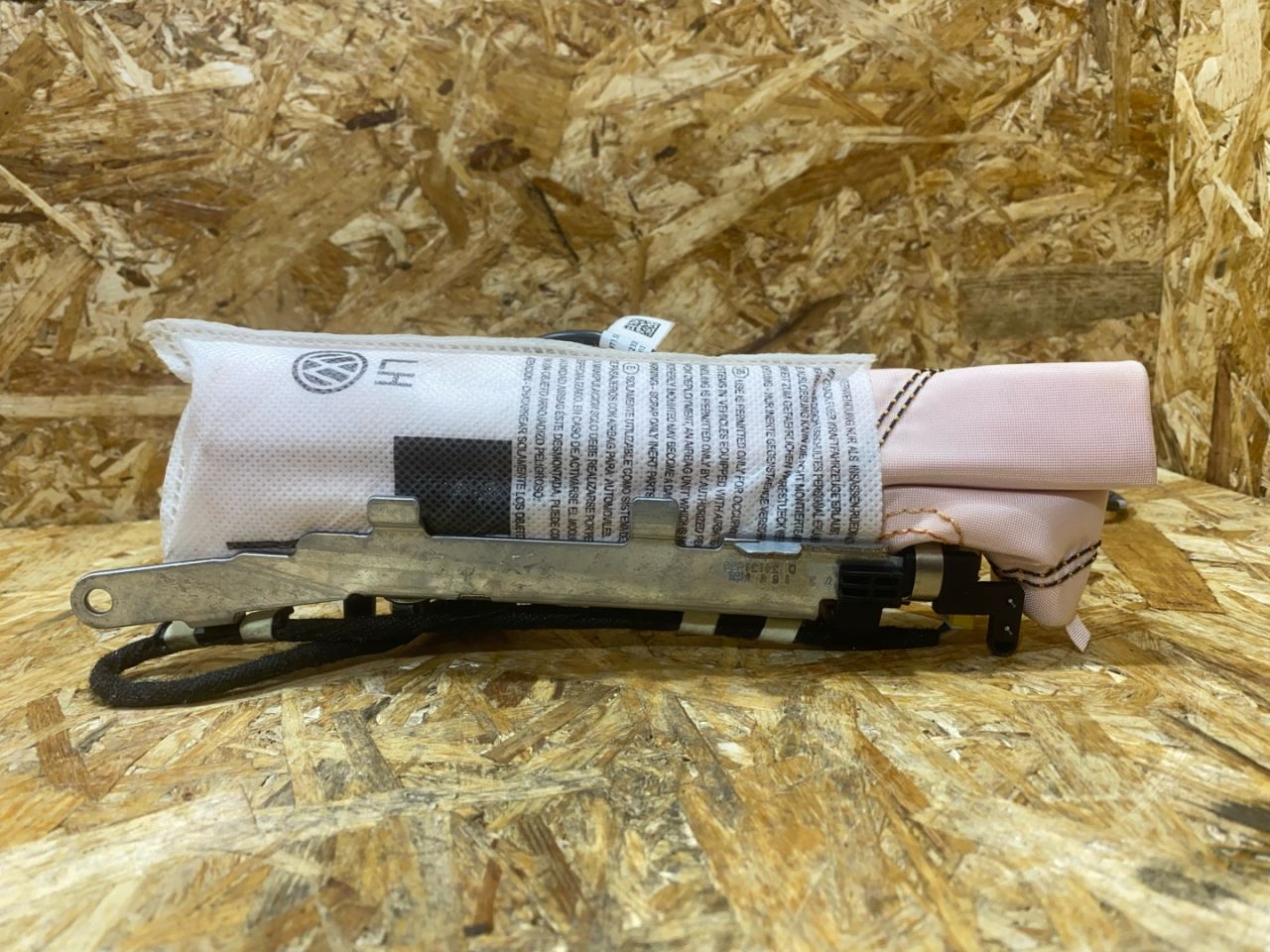 подушка безопасности сиденья Volkswagen Golf Alltrack 7 поколение 2017, 1.8 л., бензин, 5G0880242C - фото №1