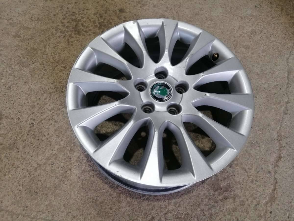 диск литой Skoda Superb 2 поколение 2012, 2.0 л., дизель, 3T0601025G
