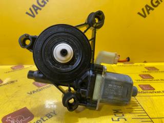 моторчик стеклоподъемника Volkswagen T-Roc 1 поколение 2022, 2.0 л., бензин, 5Q0959802A