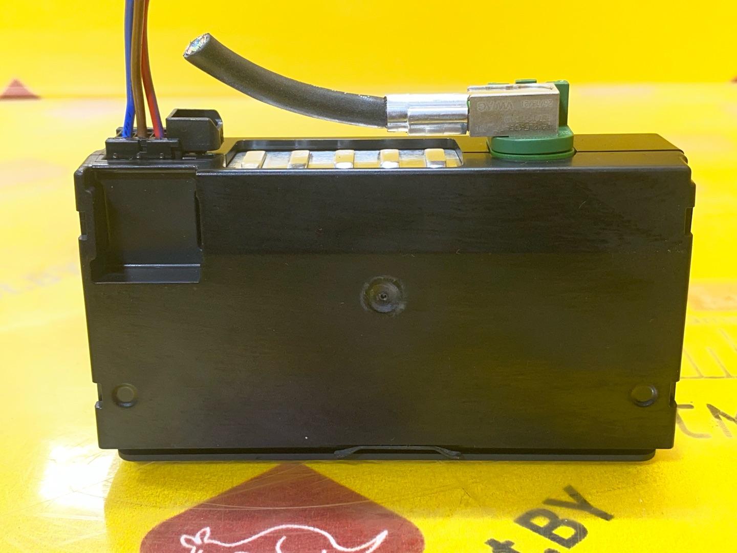 разъем AUX / USB Audi Q3 F3 2021, 2.0 л., бензин, 83A035736 - фото №4