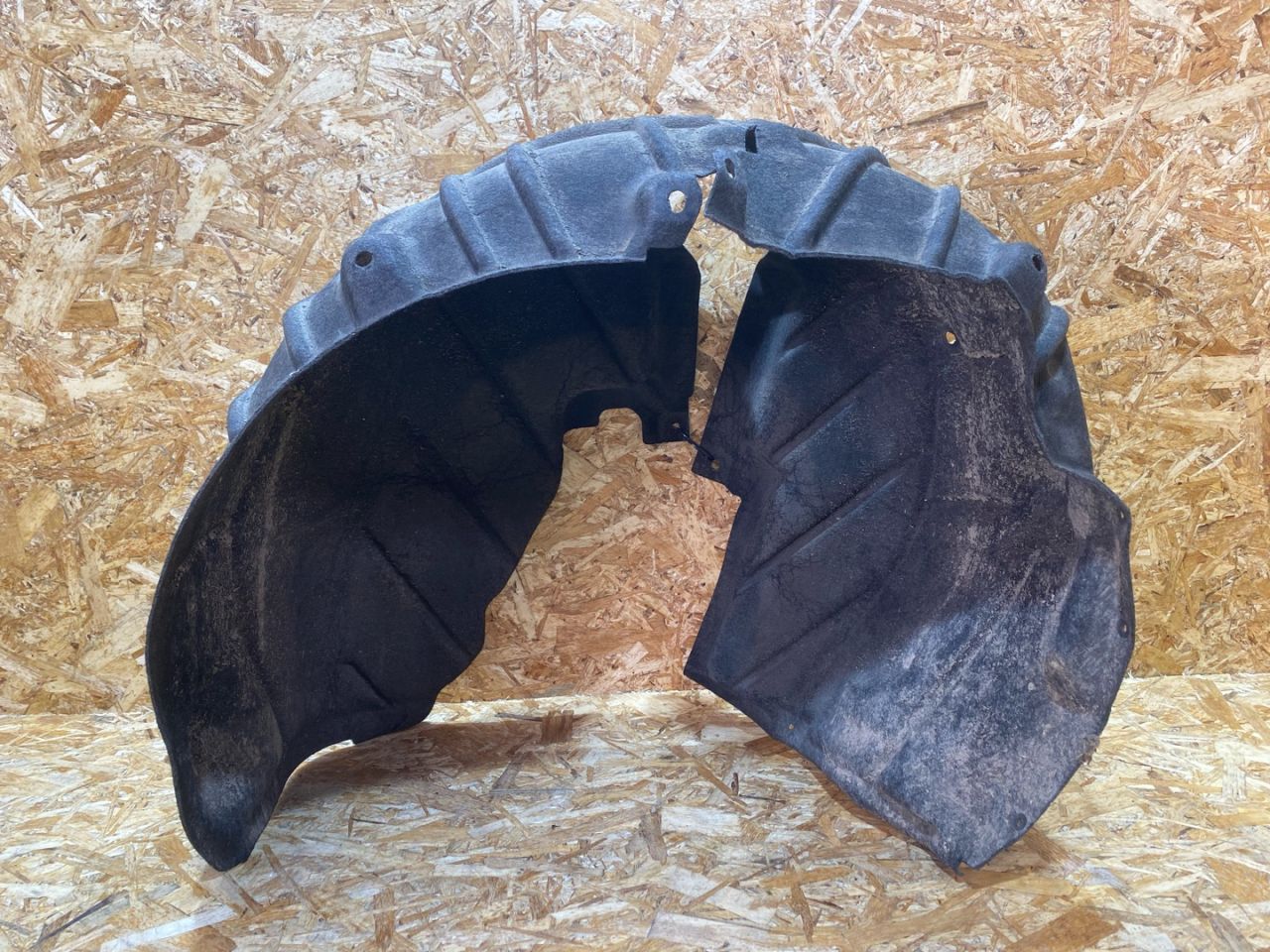 защита арок задняя левая (подкрылок) Audi A4 B9 2016, 2.0 л., бензин, 8W0810171F - фото №1