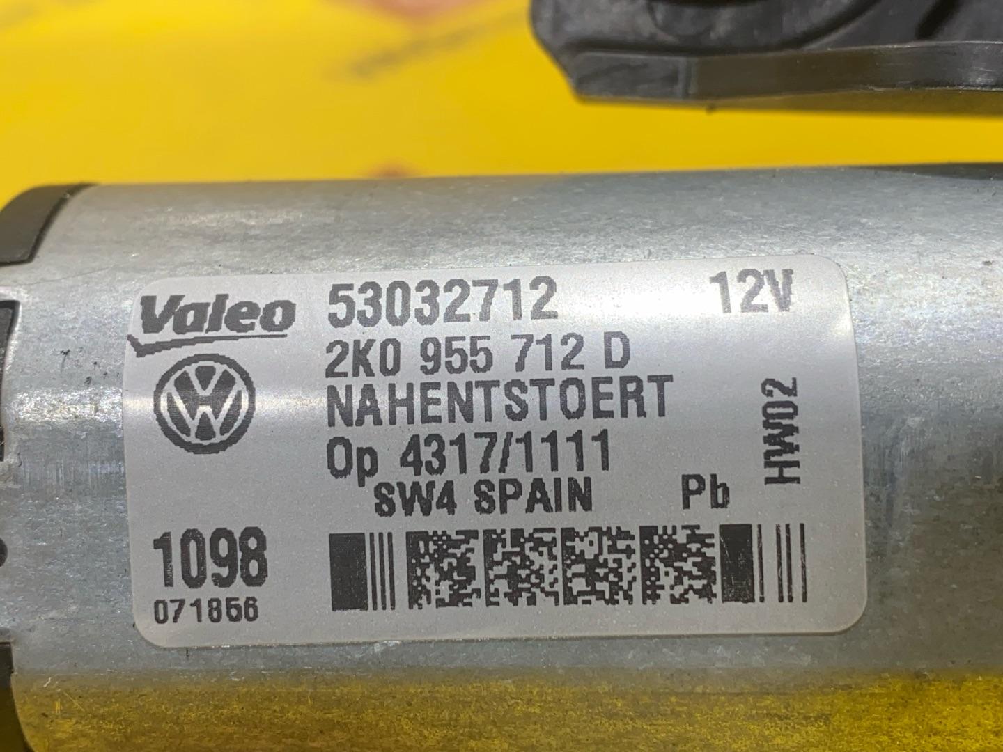 моторчик заднего стеклоочистителя (дворника) Volkswagen Caddy 4 поколение 2018, 2.0 л., дизель, 2K0955712D - фото №7