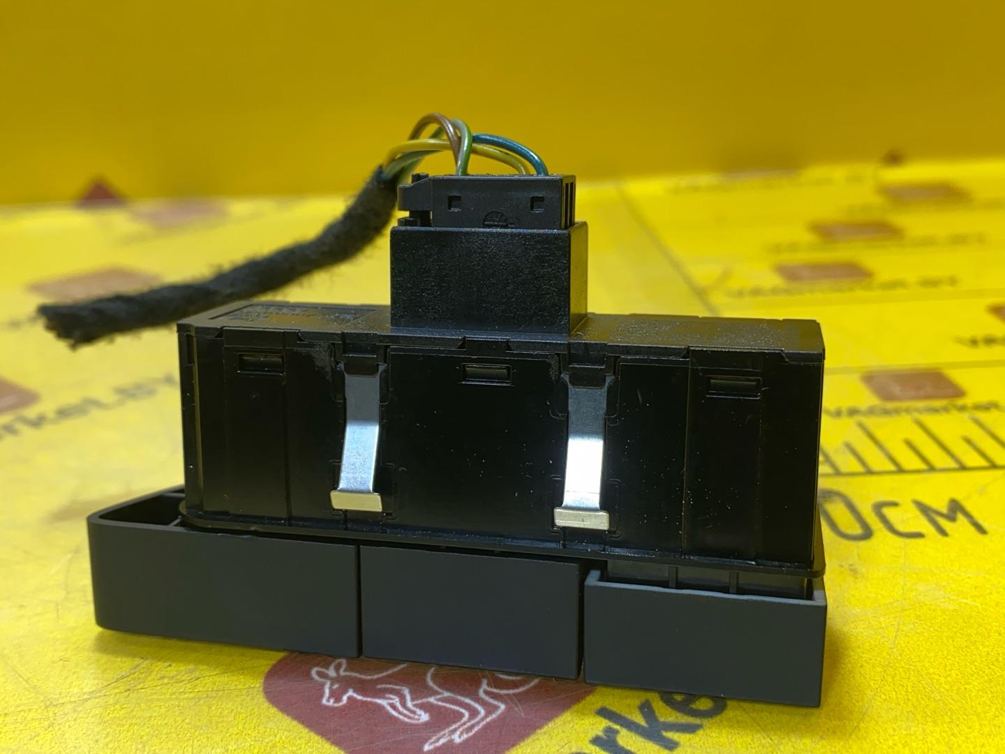 кнопка (выключатель) Audi Q3 8U 2012, 2.0 л., бензин, 8U0959674C - фото №4