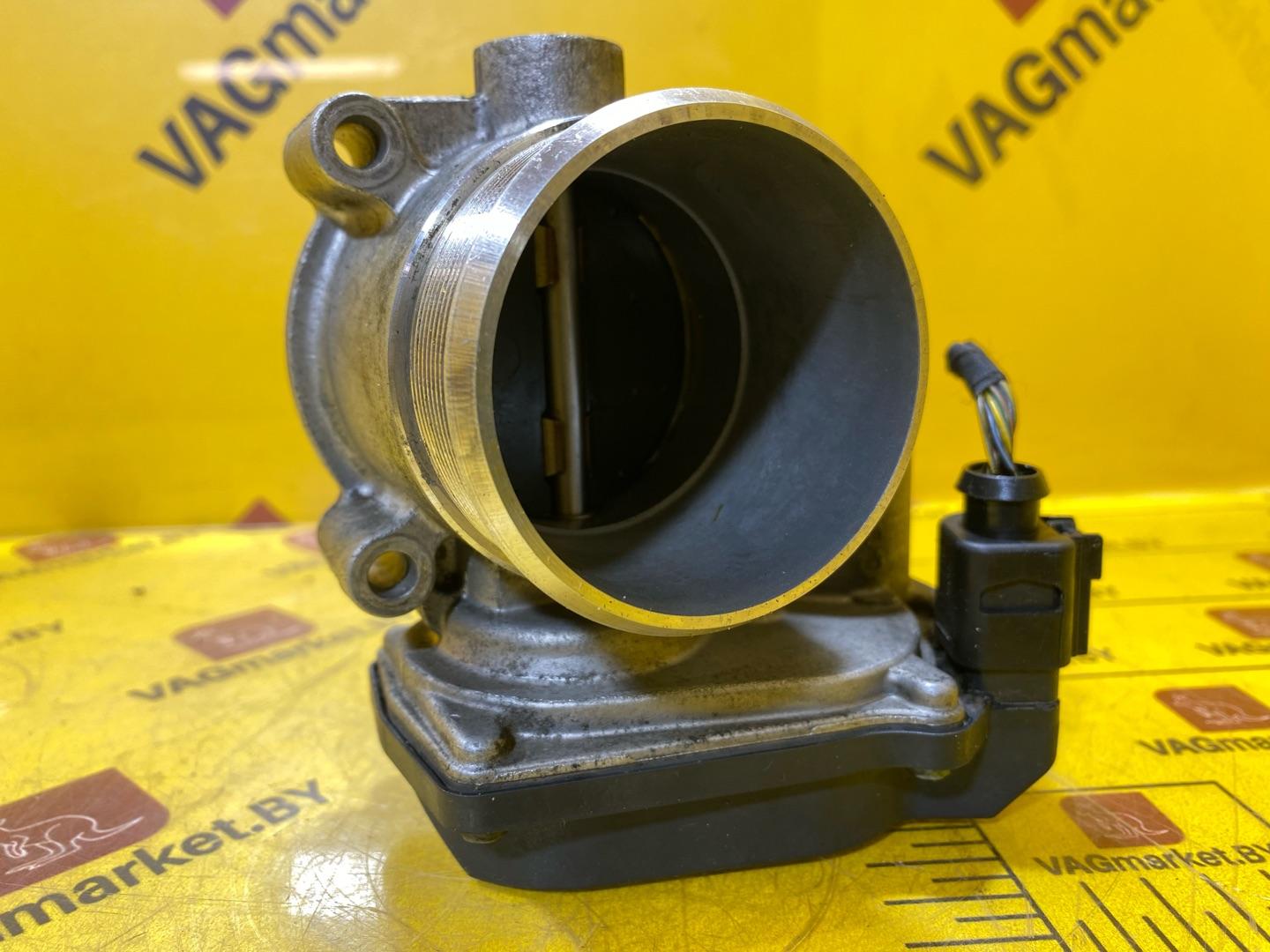 заслонка дроссельная Audi Q3 8U 2012, 2.0 л., бензин, 06F133062Q - фото №2