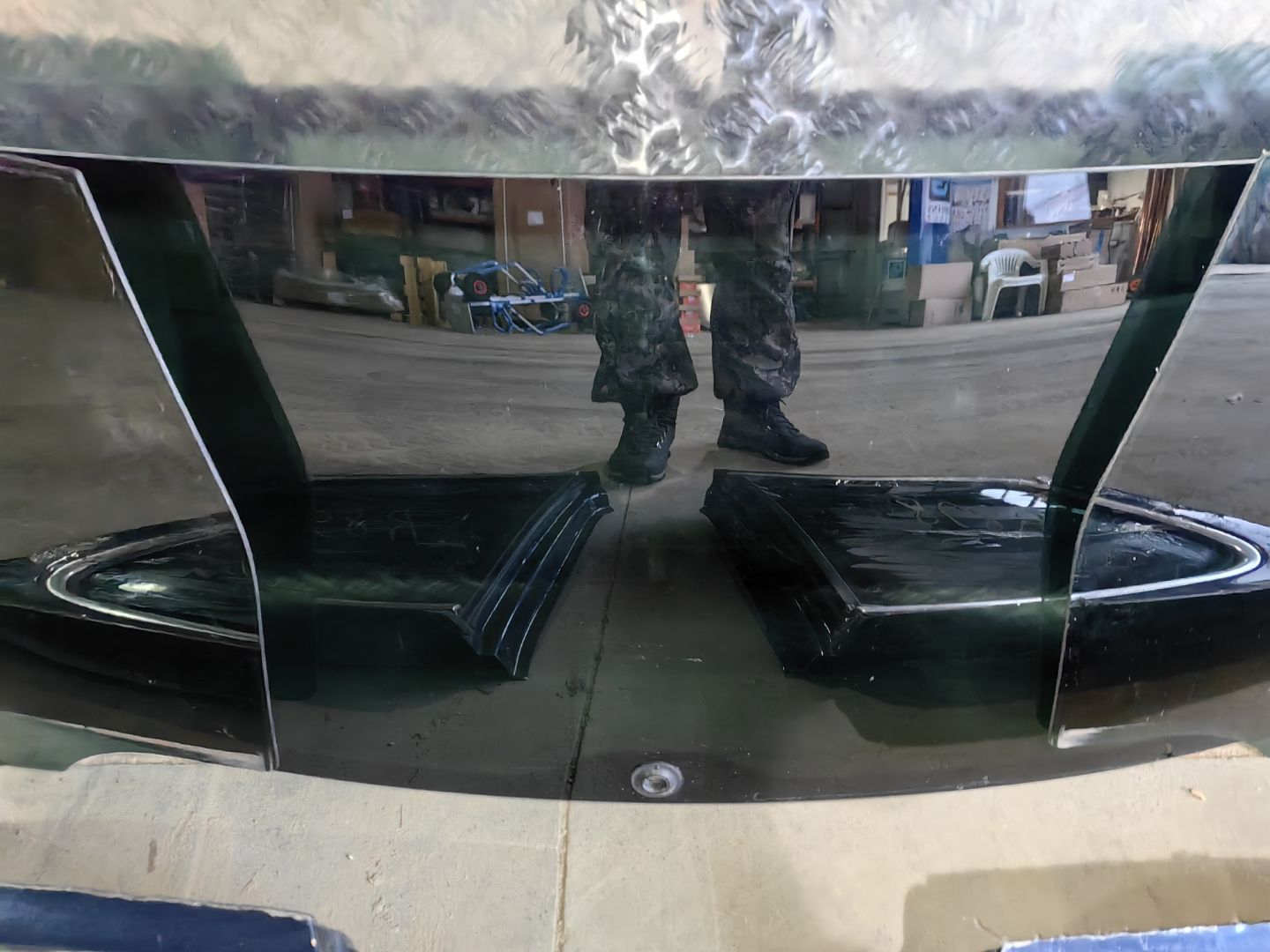 комплект задних стекол Volkswagen Touareg 2 поколение 2012, 3.0 л., дизель, 7P6845051A, 7P6845297AL, 7P6845298S, 7P6845025C, 7P6845026C - фото №4