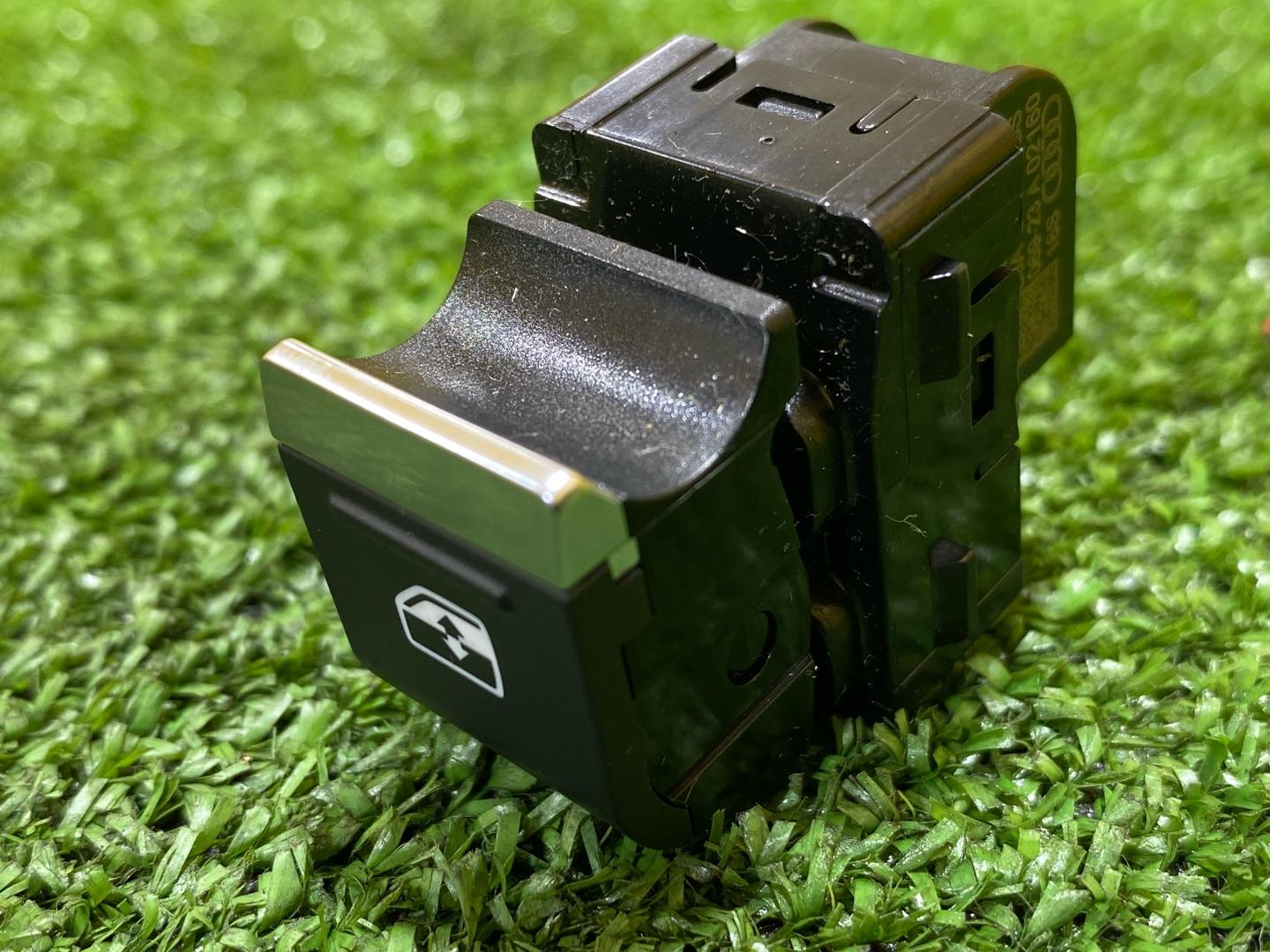 кнопка стеклоподъемника двери Audi Q3 F3 2023, 2.0 л., бензин, 4K0959855