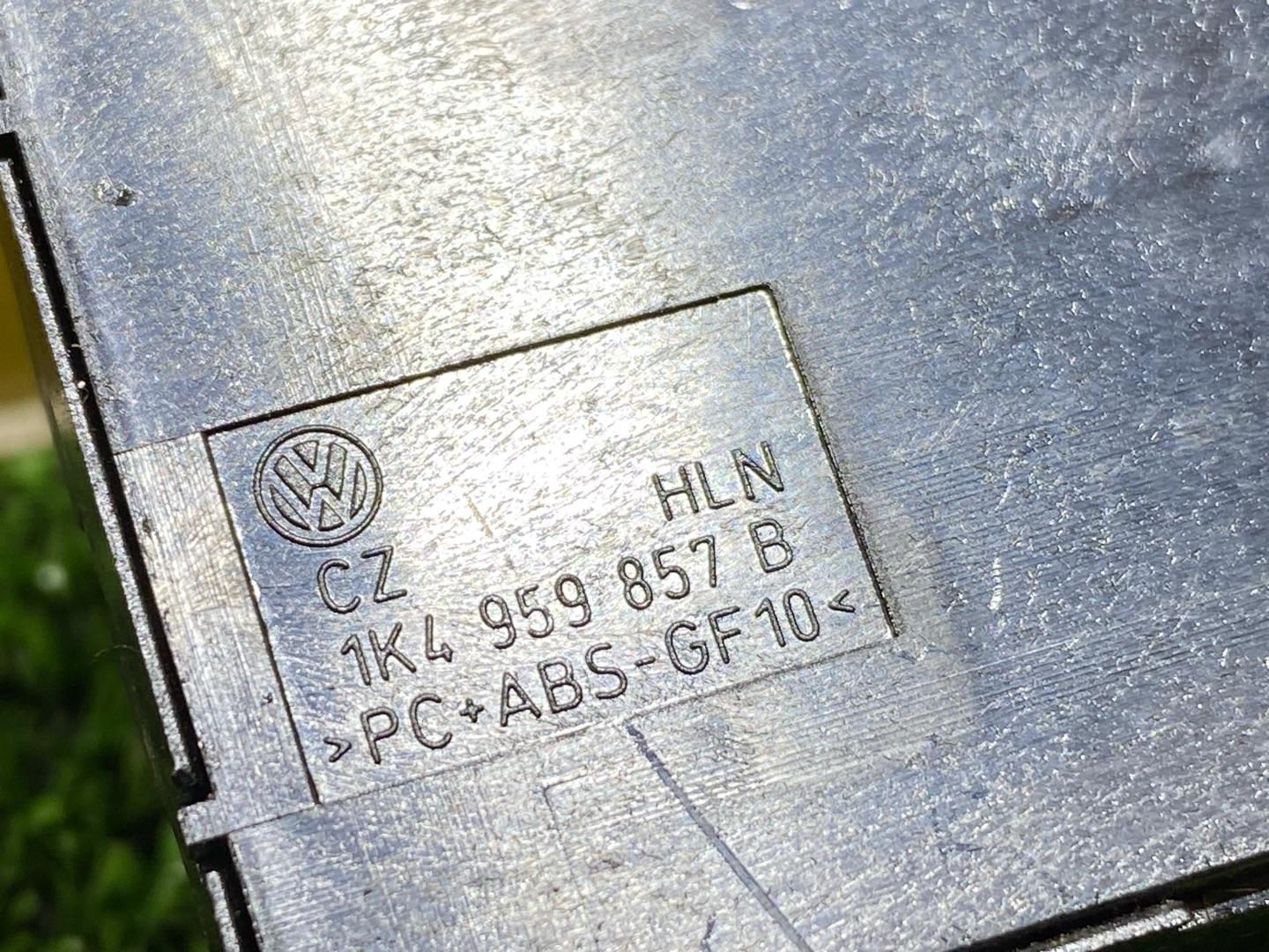 блок управления стеклоподъемниками Volkswagen Amarok 1 поколение 2H 2012, 2.0 л., дизель, 1K4959857B - фото №7
