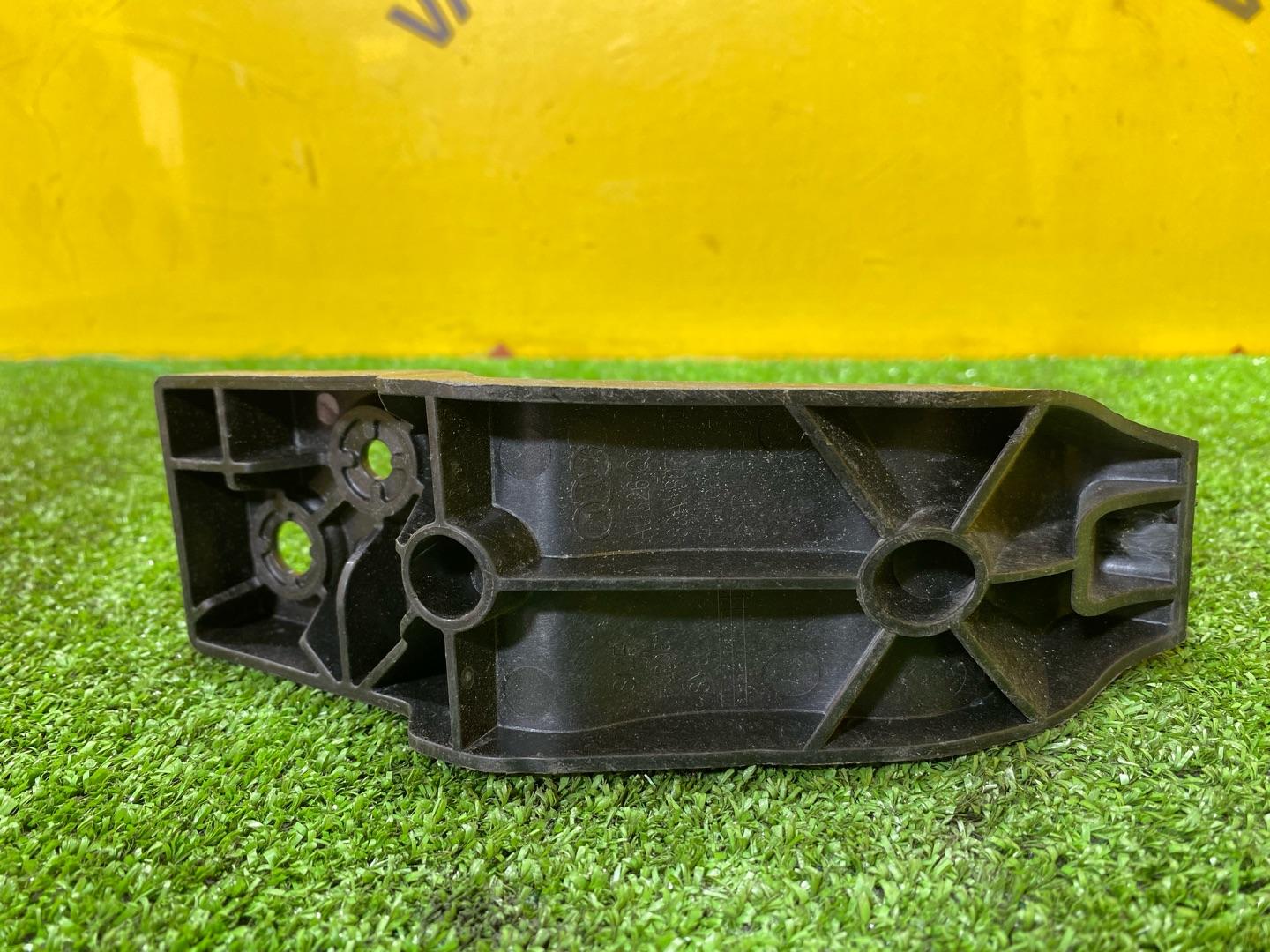 Крепление бампера заднего Audi Q3 F3 2023, 2.0 л., бензин, 83A807330 - фото №4