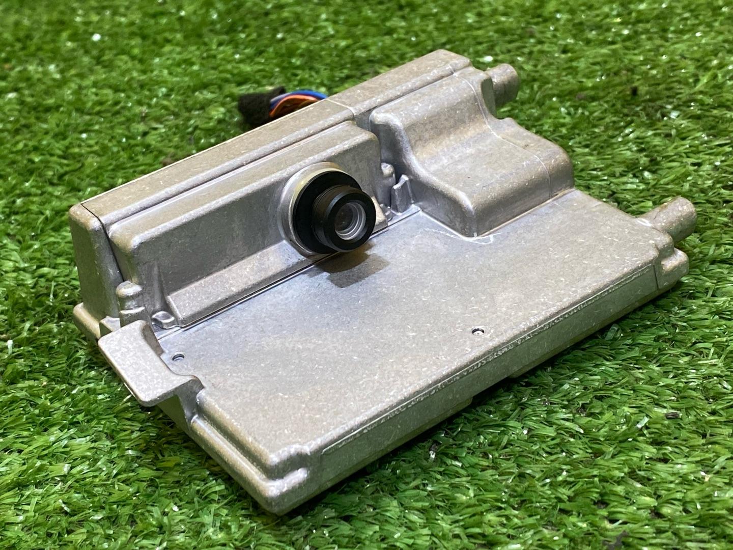 камера переднего обзора Audi Q3 F3 2021, 2.0 л., бензин, 2Q0980653B - фото №4