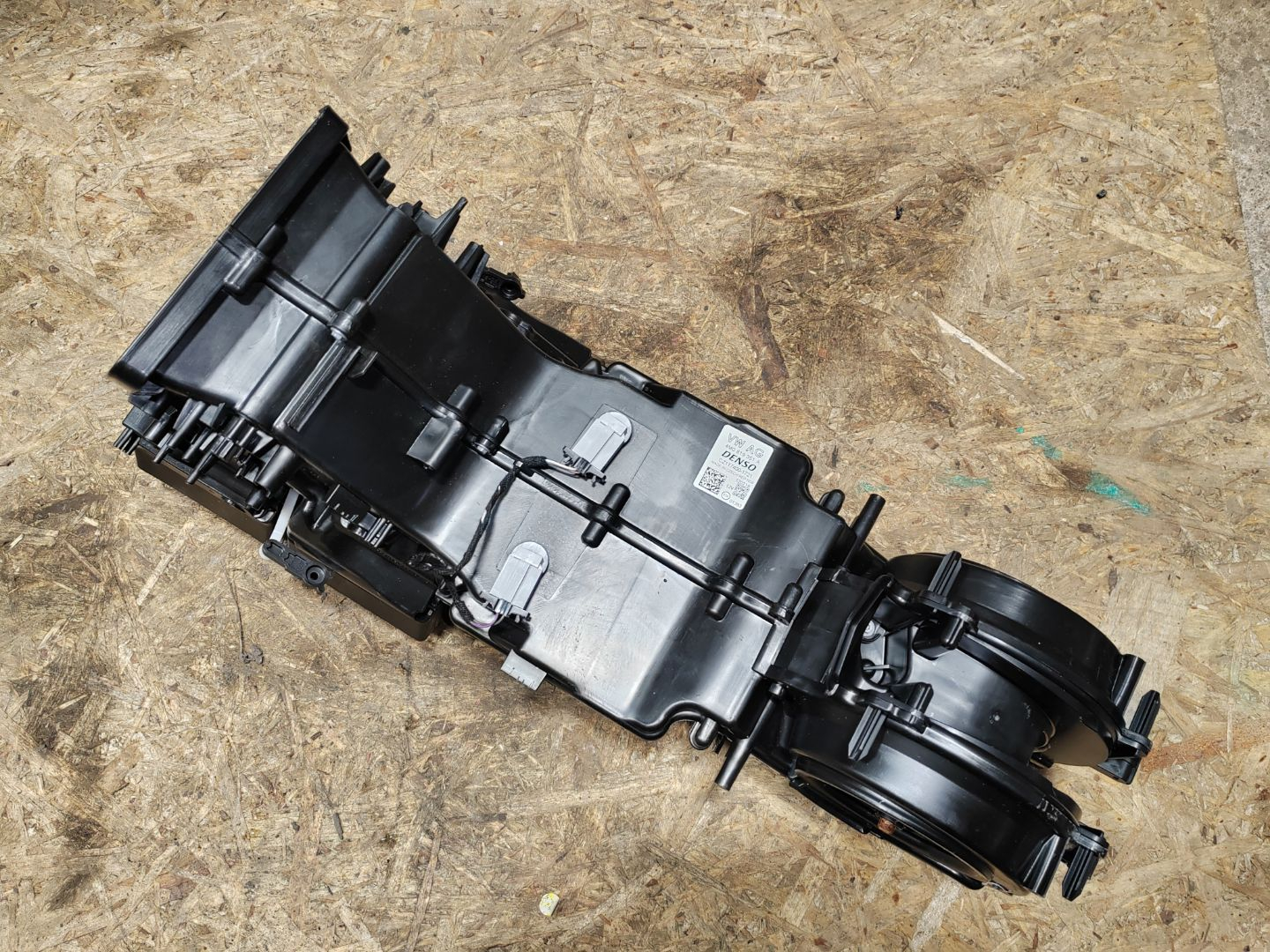 воздуховод печки Volkswagen Touareg 3 поколение 2019, 3.0 л., дизель, 4N0820329A